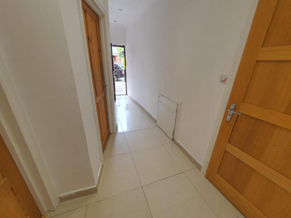 Private Room- Direct Travel Central/ Heathrow Londres Exterior foto