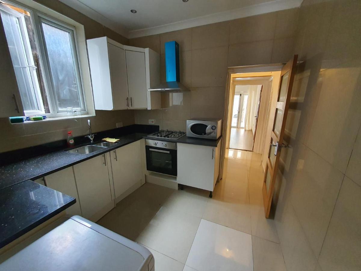 Private Room- Direct Travel Central/ Heathrow Londres Exterior foto