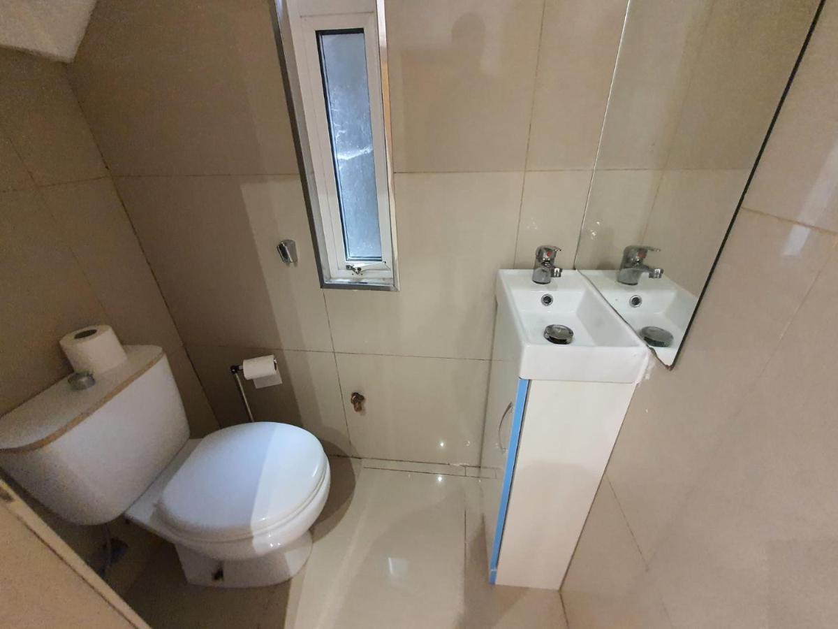 Private Room- Direct Travel Central/ Heathrow Londres Exterior foto