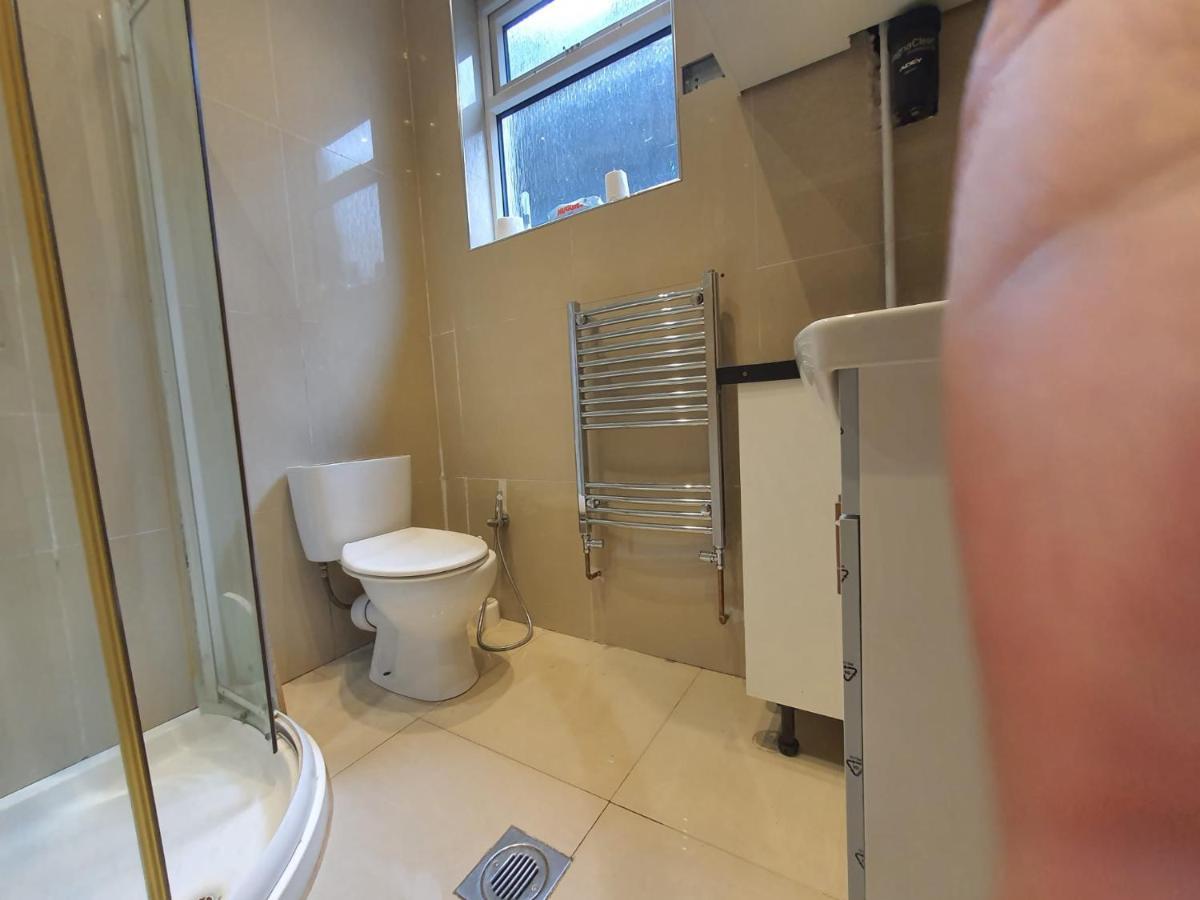 Private Room- Direct Travel Central/ Heathrow Londres Exterior foto