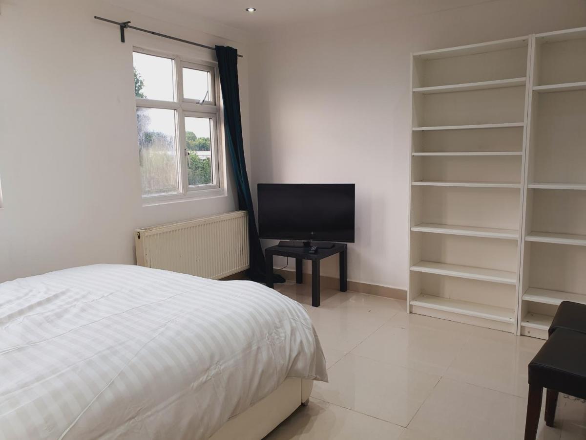 Private Room- Direct Travel Central/ Heathrow Londres Exterior foto