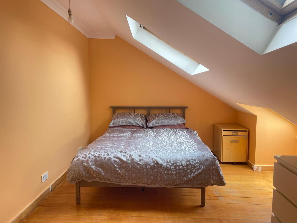 Private Room- Direct Travel Central/ Heathrow Londres Exterior foto