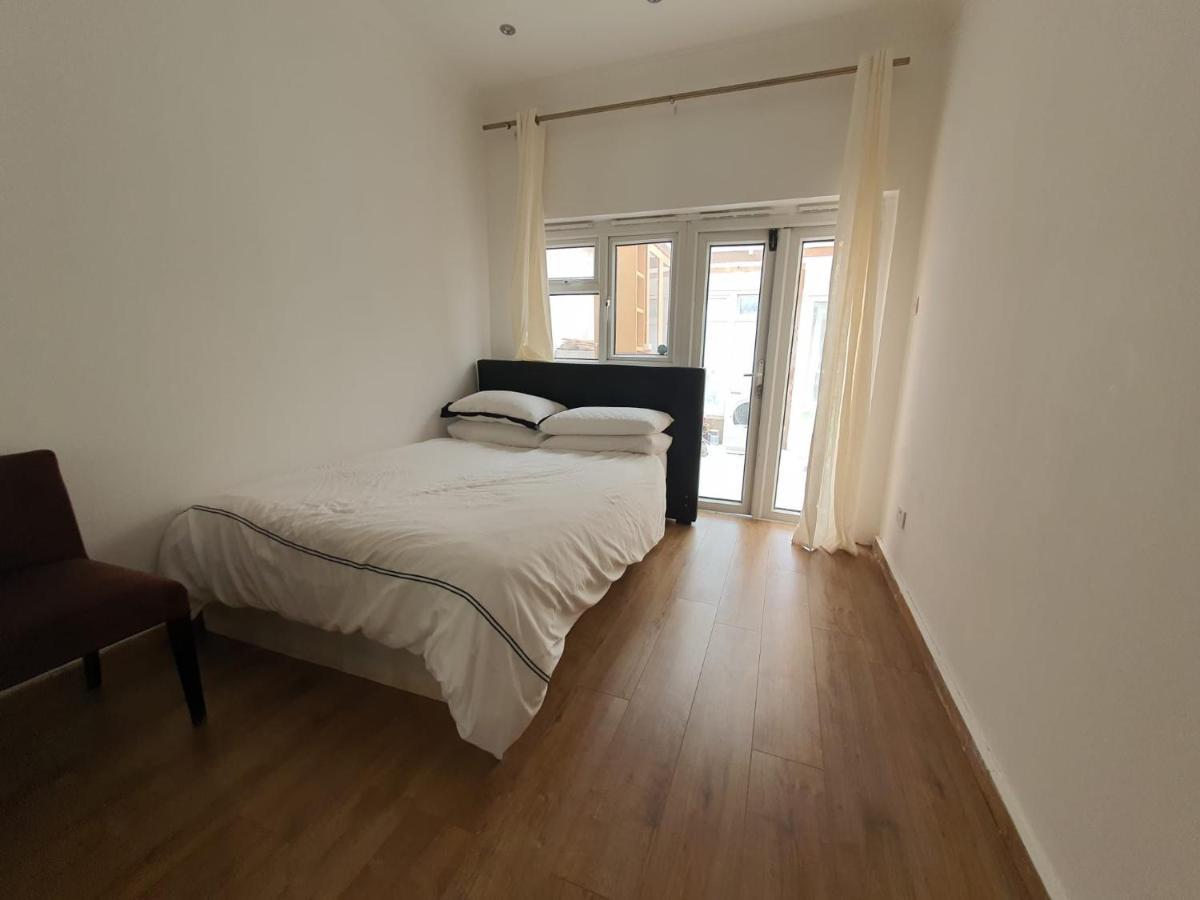 Private Room- Direct Travel Central/ Heathrow Londres Exterior foto