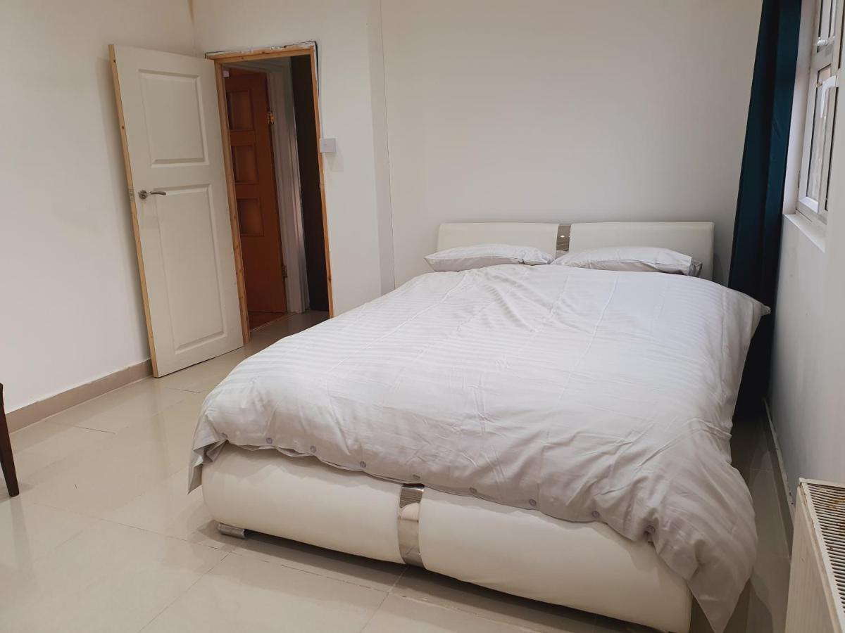 Private Room- Direct Travel Central/ Heathrow Londres Exterior foto