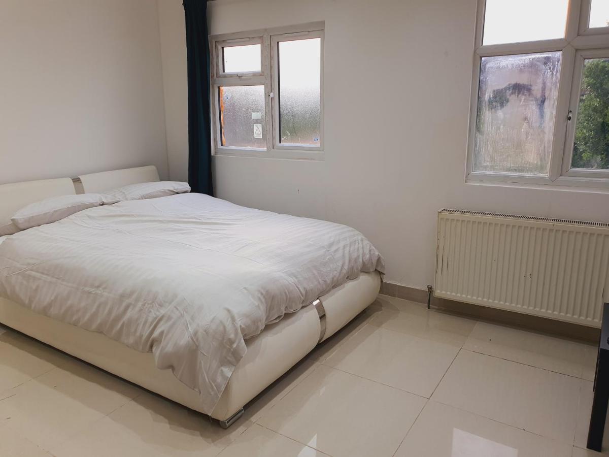 Private Room- Direct Travel Central/ Heathrow Londres Exterior foto